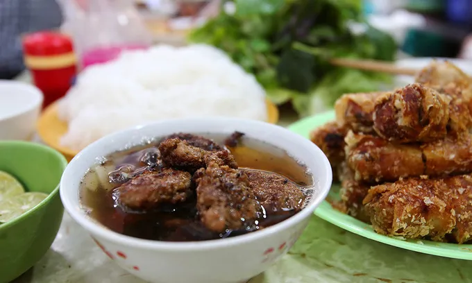 Ba món ngon cho bữa trưa lang thang phố cổ Hà Nội