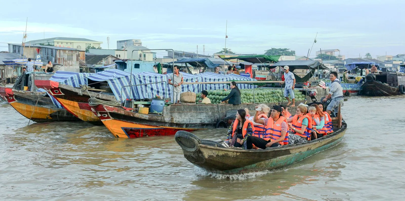 "Bật mí" giá vé du thuyền ở Bến Ninh Kiều - Cần Thơ mới nhất 2021