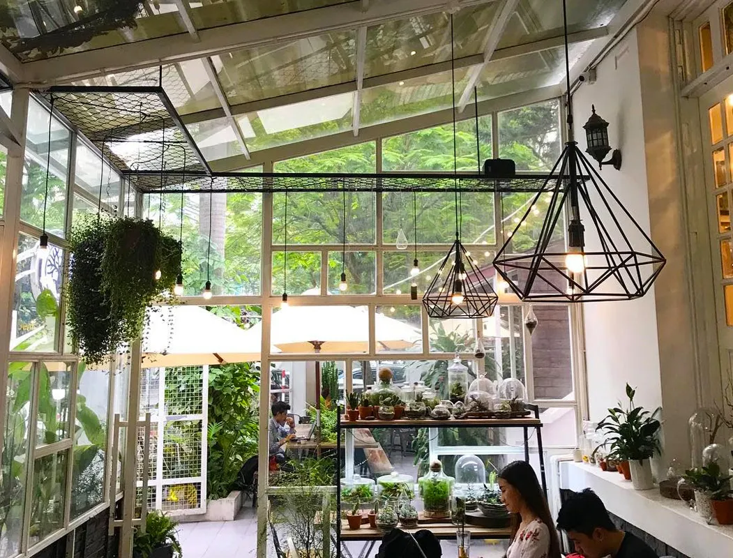 Cập nhật 10 quán cafe view đẹp "chất lừ" tha hồ sống ảo ở Hà Nội năm 2021