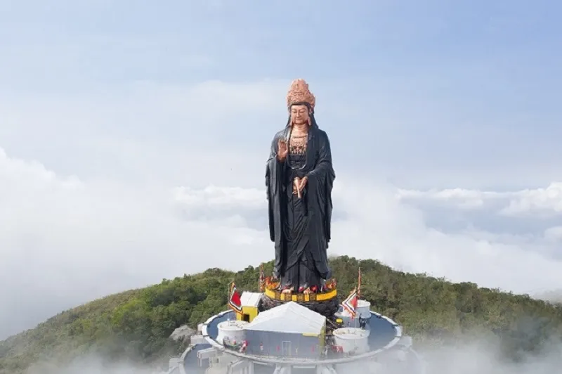 Chiêm bái Phật Bà Tây Bổ Đà Sơn - Tượng Phật Bà bằng đồng cao nhất Châu Á tọa lạc trên đỉnh núi