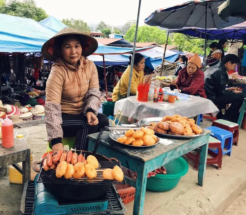 Chợ Bắc Hà họp vào thứ mấy?