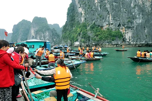 Chọn đặc sản khi đi du lịch Hạ Long