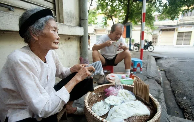 Đặc sản Hà Nội - Bánh cuốn Thanh Trì