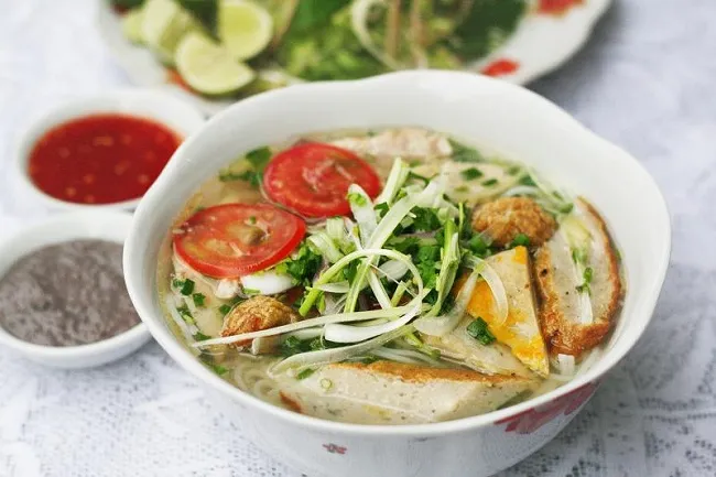 Đặc sản Mũi Né - Bánh canh chả cá