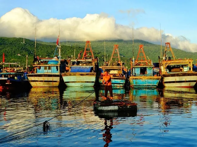 Địa điểm du lịch Hạ Long - Làng chài Ba Hang