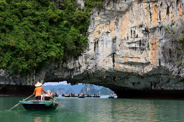 Địa điểm du lịch Hạ Long - Làng chài Vung Viêng