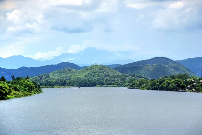 Địa điểm du lịch Huế - Chùa Thiên Mụ