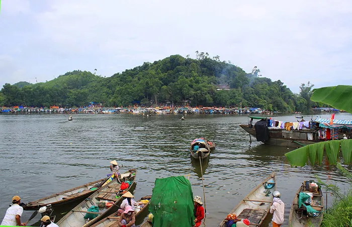 Địa điểm du lịch Huế - Điện Hòn Chén