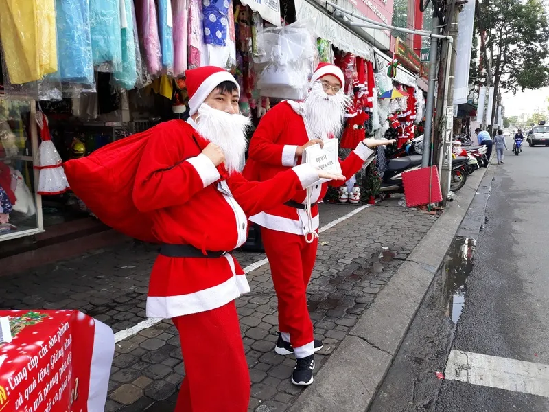 Dịch vụ ông già Noel tặng quà giáng sinh ở Thủ đô Hà Nội