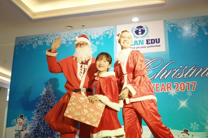 Dịch vụ ông già Noel tặng quà giáng sinh ở Thủ đô Hà Nội