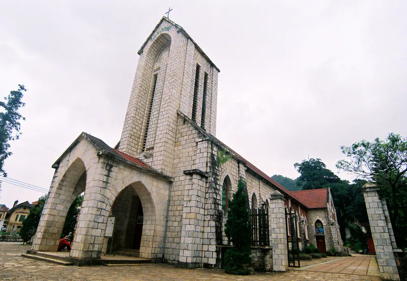 Đôi nét về kiến trúc nhà thờ Đá Sapa