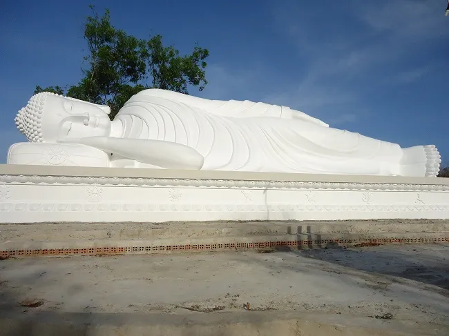 Du Lịch Mũi Né - Chùa Linh Long