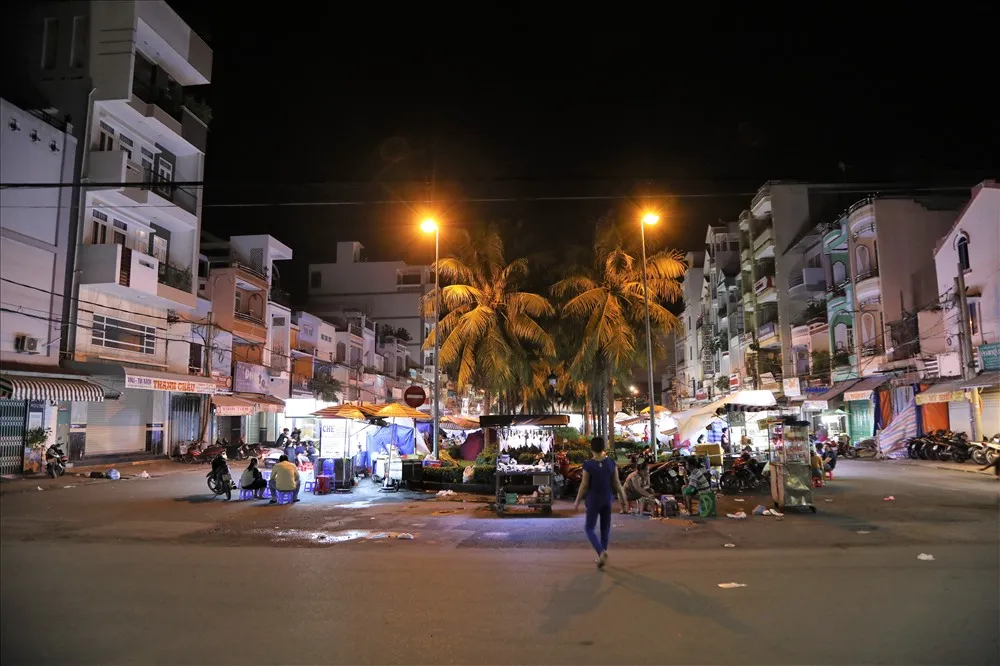 Giới thiệu ngôi chợ đêm Tây Đô "nhộn nhịp" ở Ninh Kiều Cần Thơ