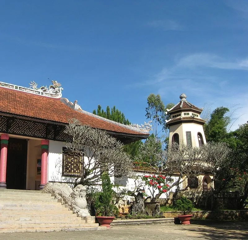 Giới thiệu về chùa Linh Sơn ở Đà Lạt