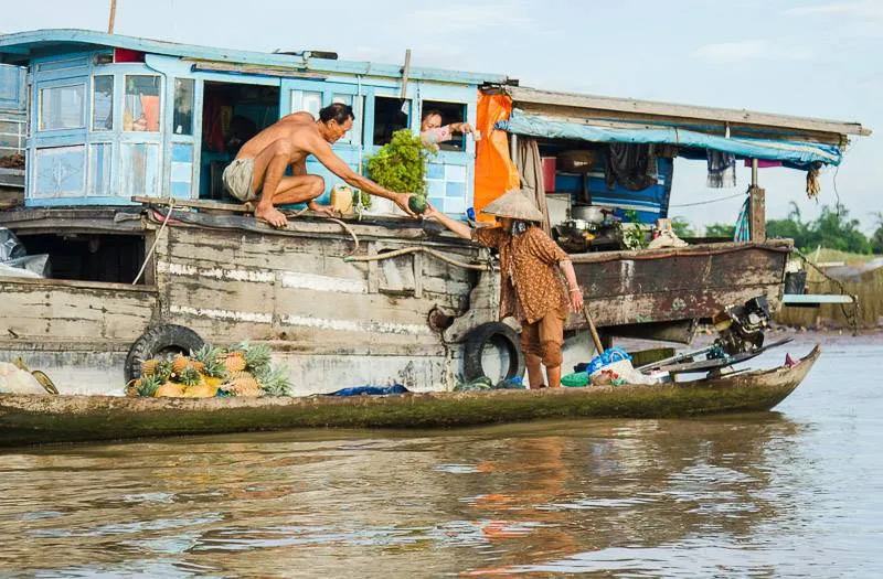 Khám phá chợ nổi Long Xuyên: điểm du lịch hiếm có còn giữ nét nguyên sơ, bình dị ở An Giang