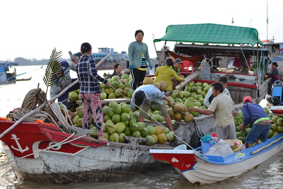 Khám phá chợ nổi Long Xuyên: điểm du lịch hiếm có còn giữ nét nguyên sơ, bình dị ở An Giang