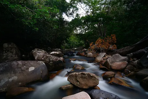 Khám phá vẻ đẹp Suối Ba Hồ trong hành trình du lịch Nha Trang