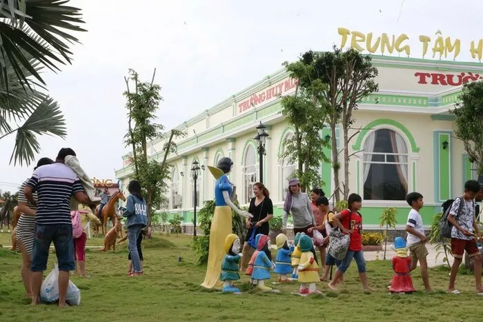 Kinh nghiệm tham quan khu du lịch Trường Huy Vĩnh Long: giá vé, ăn chơi từ A đến Z