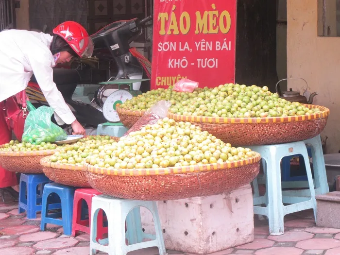 "Ngất ngây" với đặc sản rượu táo mèo Sapa