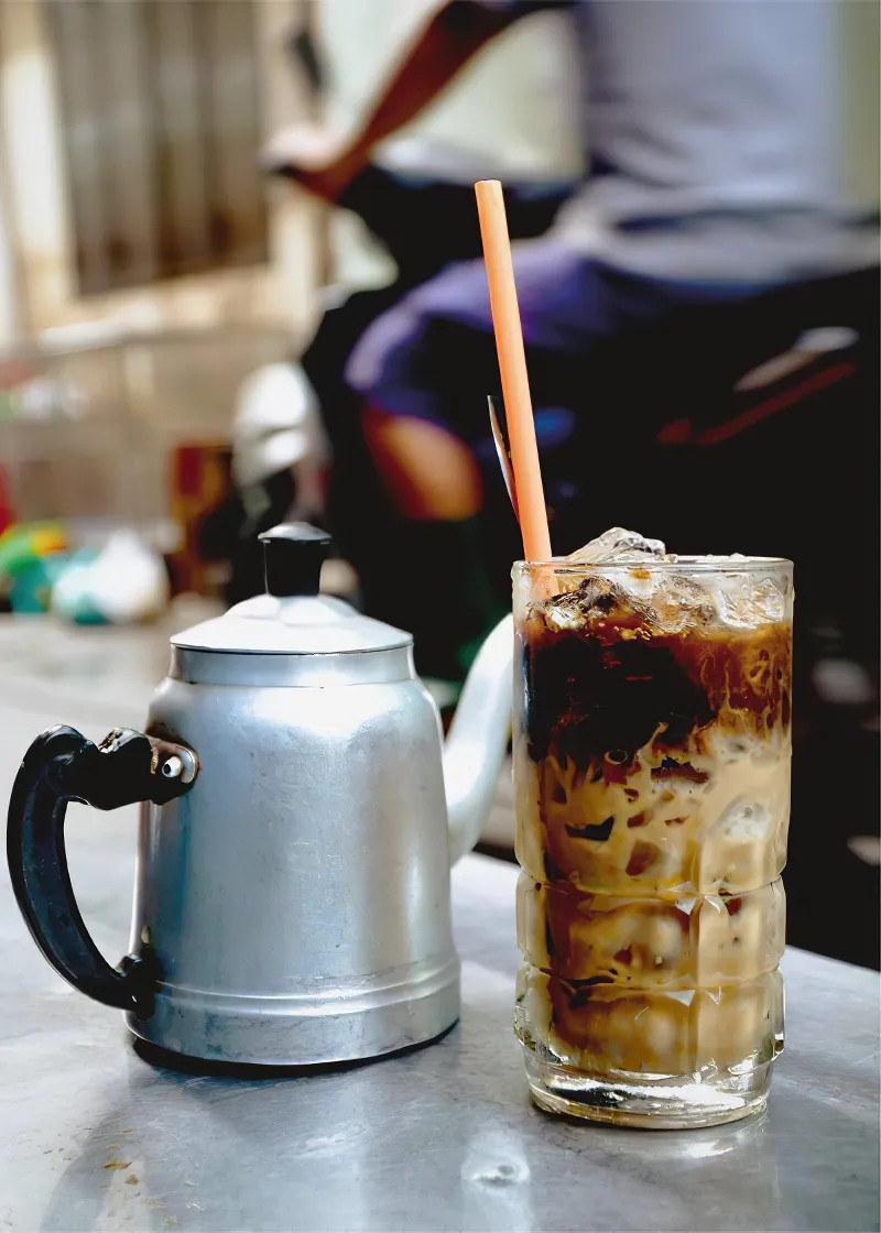 Những quán café vỉa hè độc đáo ở Sài Gòn