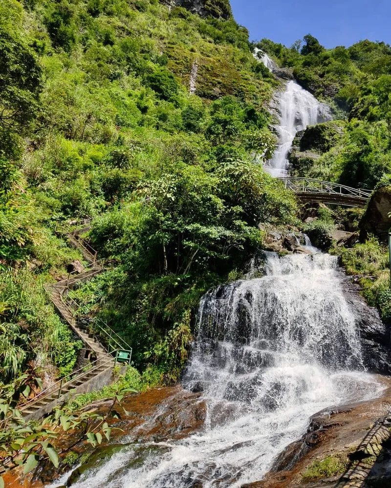 Thác Bạc Sapa có gì?