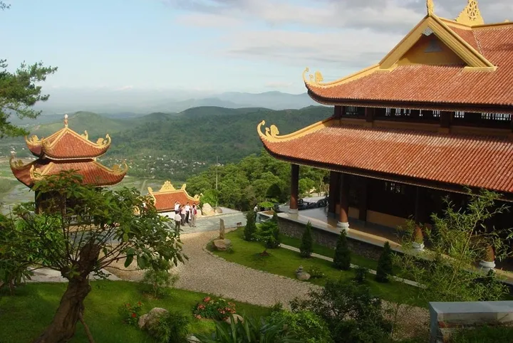 Tham quan Thiền viện Trúc Lâm ở Đà Lạt