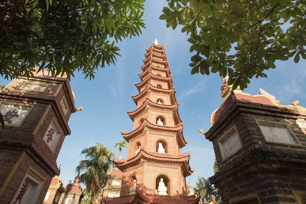 Tìm hiểu về Chùa Trấn Quốc - ngôi chùa cổ nhất ở Hà Nội
