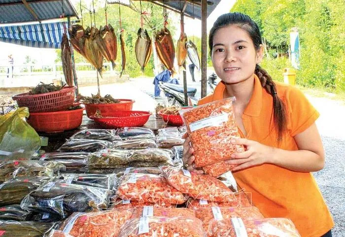 Tôm khô – Món đặc sản thơm ngon để mua về làm quà biếu ở Cà Mau