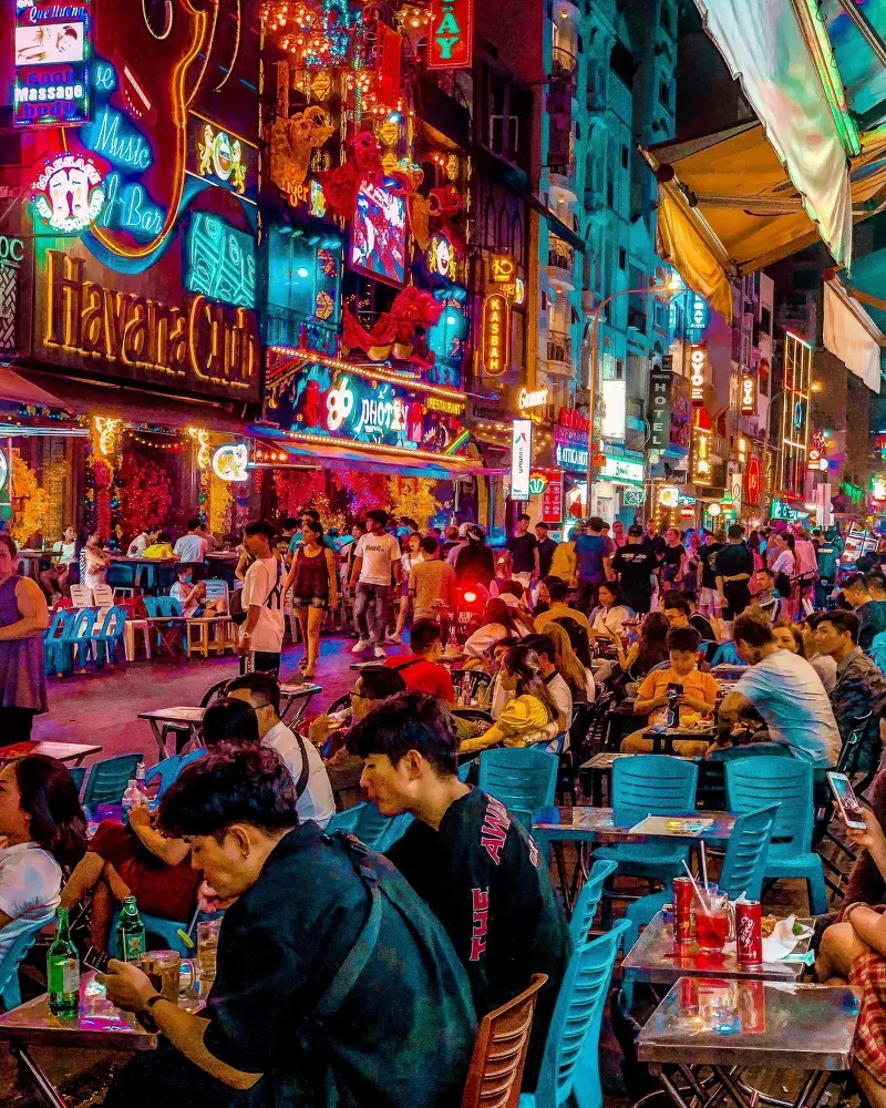 "Triệu hồi" team sống ảo đi liền 20 địa điểm vui chơi Noel 2023 hấp dẫn ở Sài Gòn