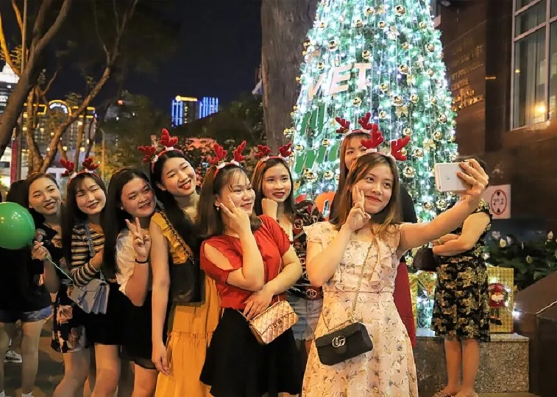 Update những điểm vui chơi Noel 2023 siêu hấp dẫn tại Thành phố Hồ Chí Minh? tại Hà Nội?