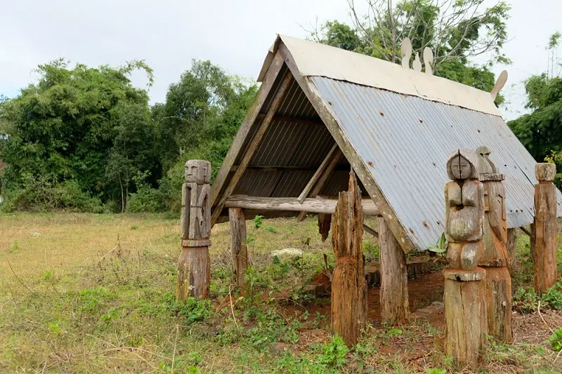 Văn hóa nhà mồ của người M’Nông Lào ở Tây Nguyên có gì thú vị?